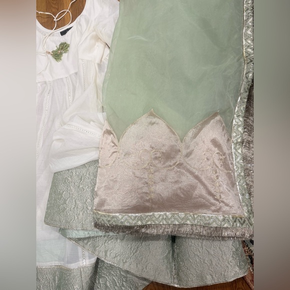 Elegant Cream and Green Maxi Dress Hussain Rehar - Picture 7 of 10